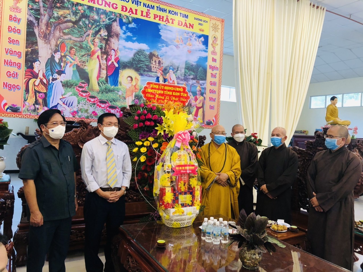 Lãnh đạo tỉnh Kon Tum  thăm và chúc mừng Ban Trị sự GHPGVN tỉnh nhân dịp Lễ Phật đản 2021