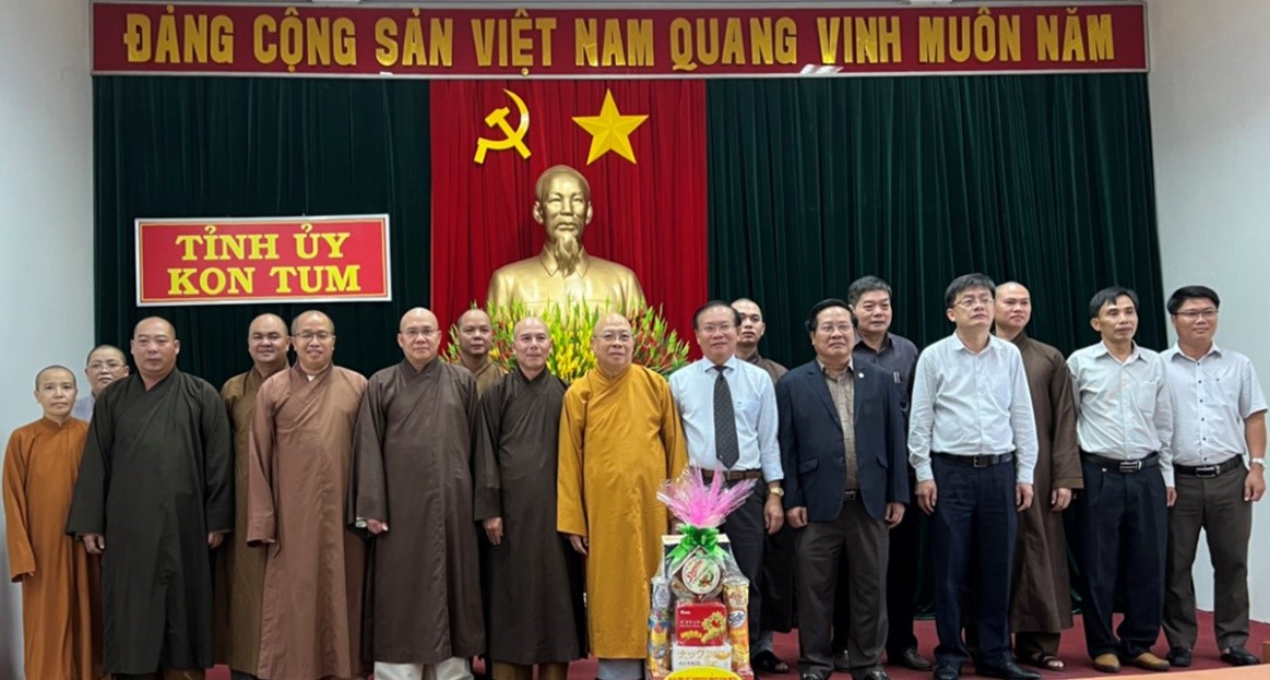 Ban Trị sự Giáo hội Phật giáo Việt Nam tỉnh Kon Tum nhiệm kỳ 2022-2027 thăm, ra mắt Lãnh đạo tỉnh Kon Tum