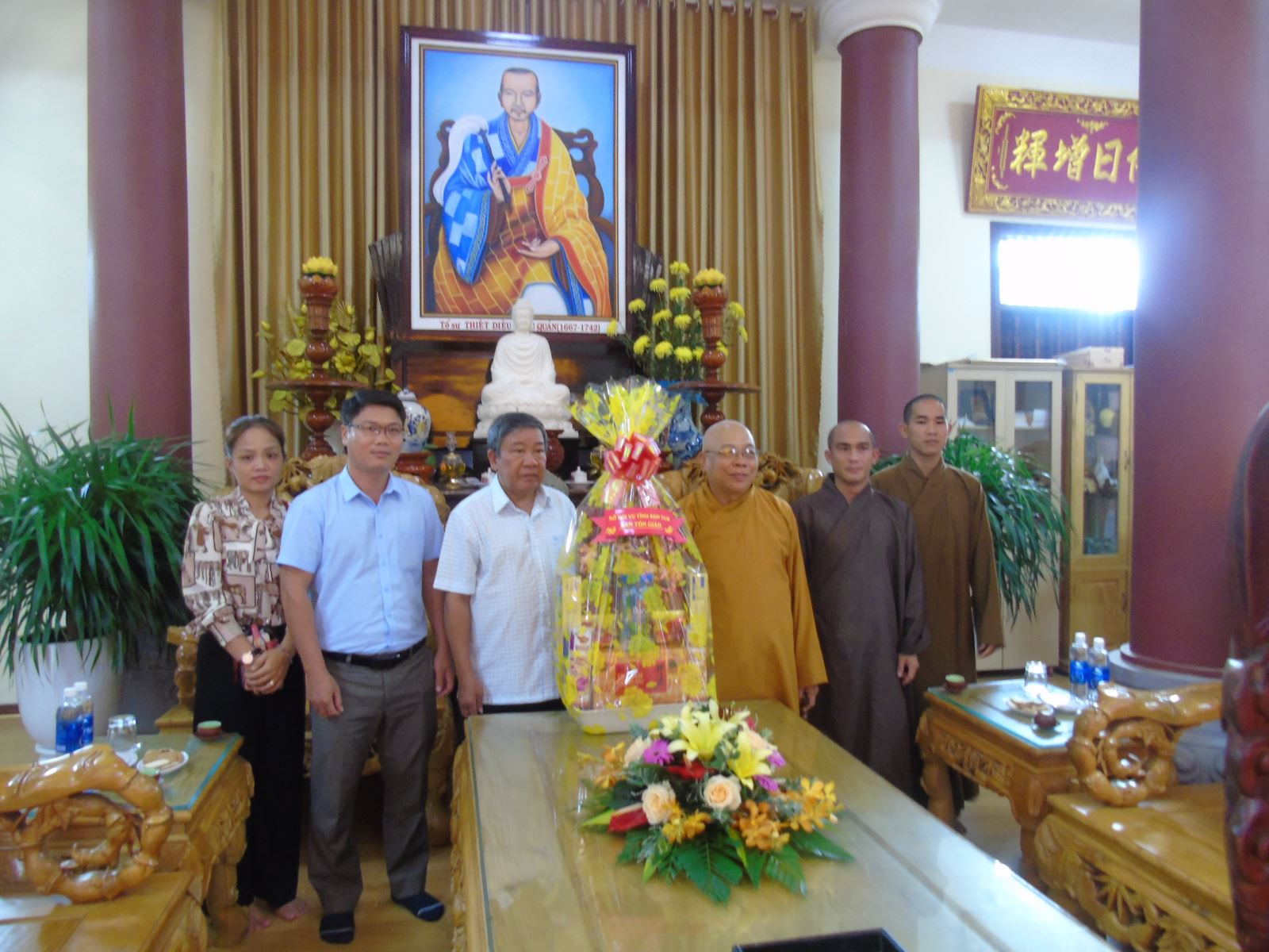 Lãnh đạo Sở Nội vụ, Ban Tôn giáo tỉnh thăm và chúc mừng nhân dịp  Lễ Vu Lan PL.2564-DL.2020 các chức sắc, cơ sở tôn giáo của đạo Phật