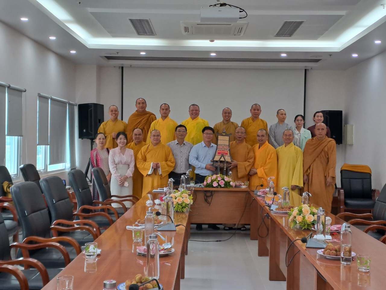 Phân ban Phật tử Dân tộc Trung Ương đến thăm và làm việc với Ban Tôn giáo (Sở Nội vụ) tỉnh Kon Tum
